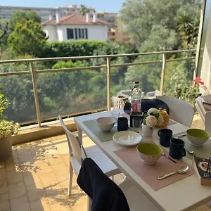appartement-laura.fr-provencehotel.com/